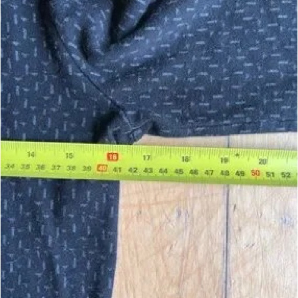 Black Textured 3/4 Sleeve Shift Dress - Picture 5 of 5